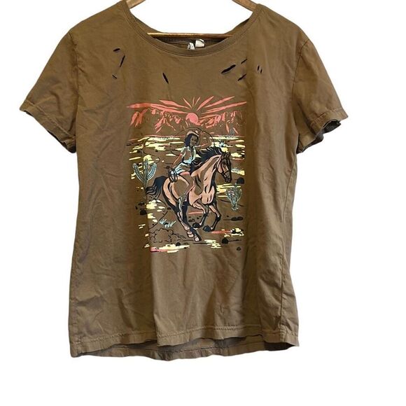 Cato’s western graphic distressed tee size‎ medium - Picture 1 of 4